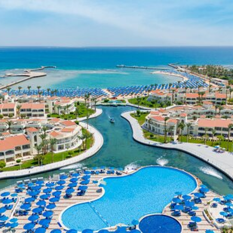 🏨 Dana Beach (دانا بيتش)